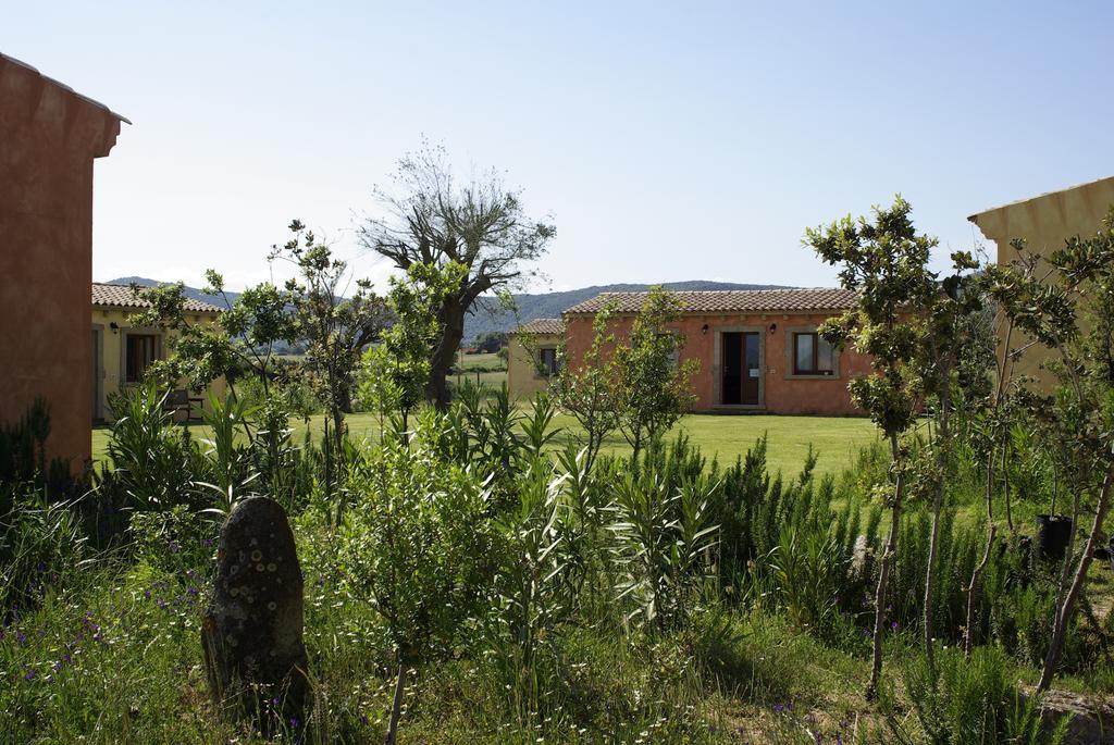 B&B Pubulos Олбия Екстериор снимка